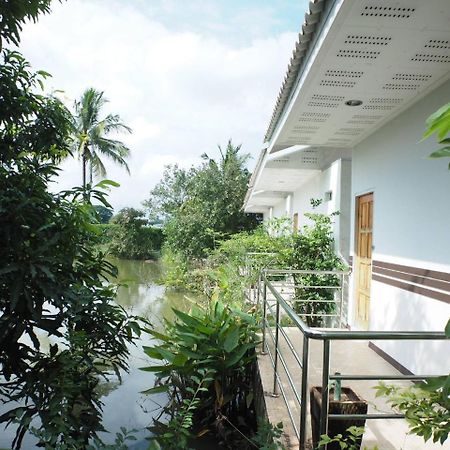 Baanpooya Hotel And Resort Tak Exterior photo