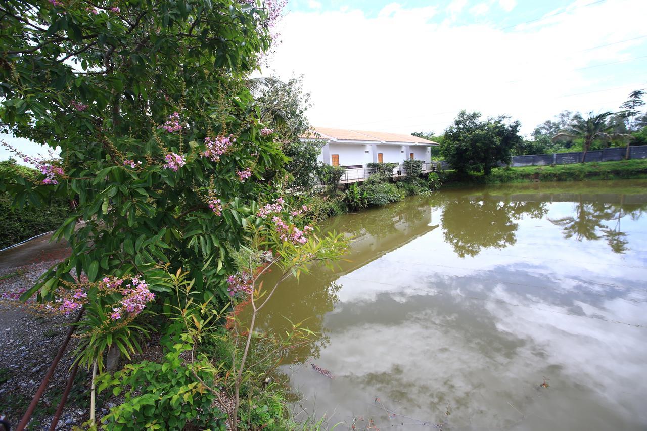 Baanpooya Hotel And Resort Tak Exterior photo